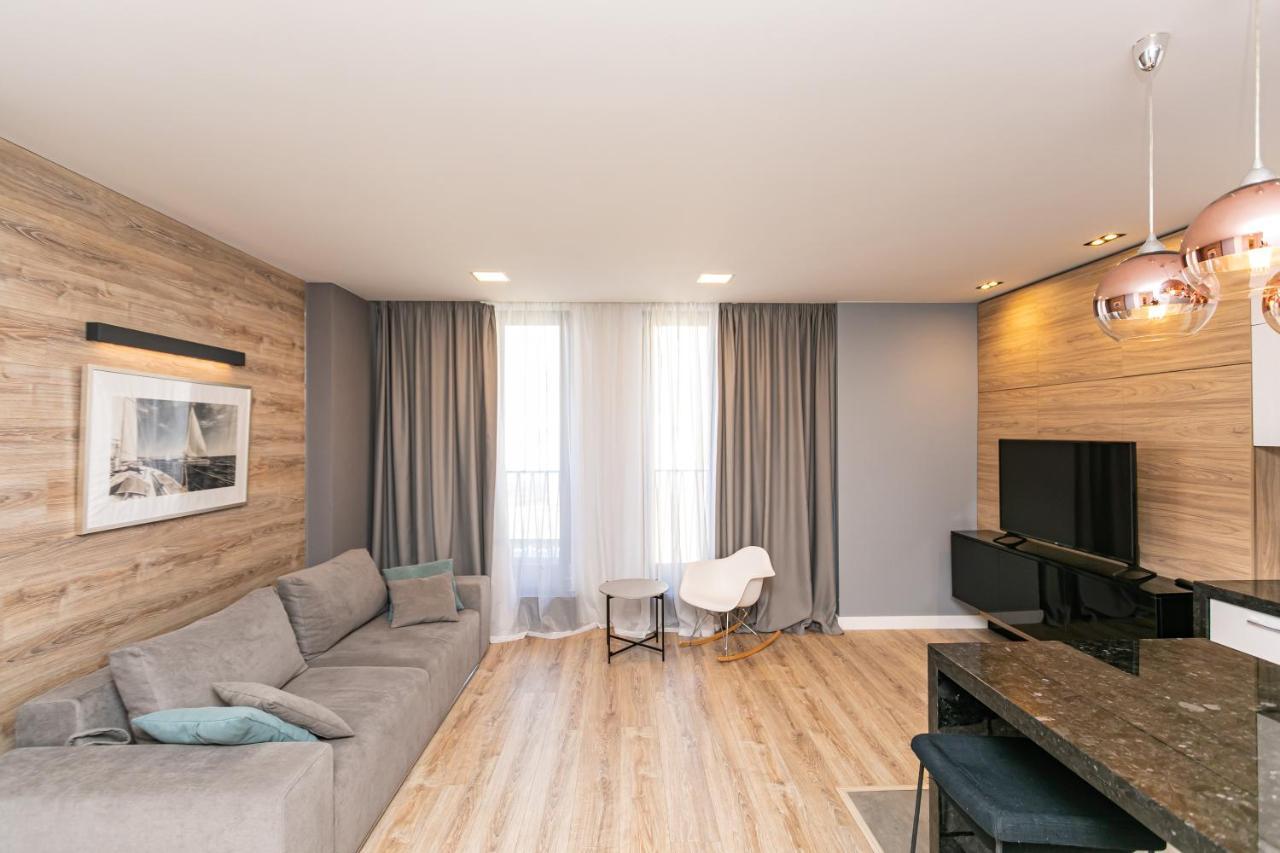 Petrovdom 190-199-216 In Spacious Apartments At Rc New York Concept House Kiev Exteriör bild