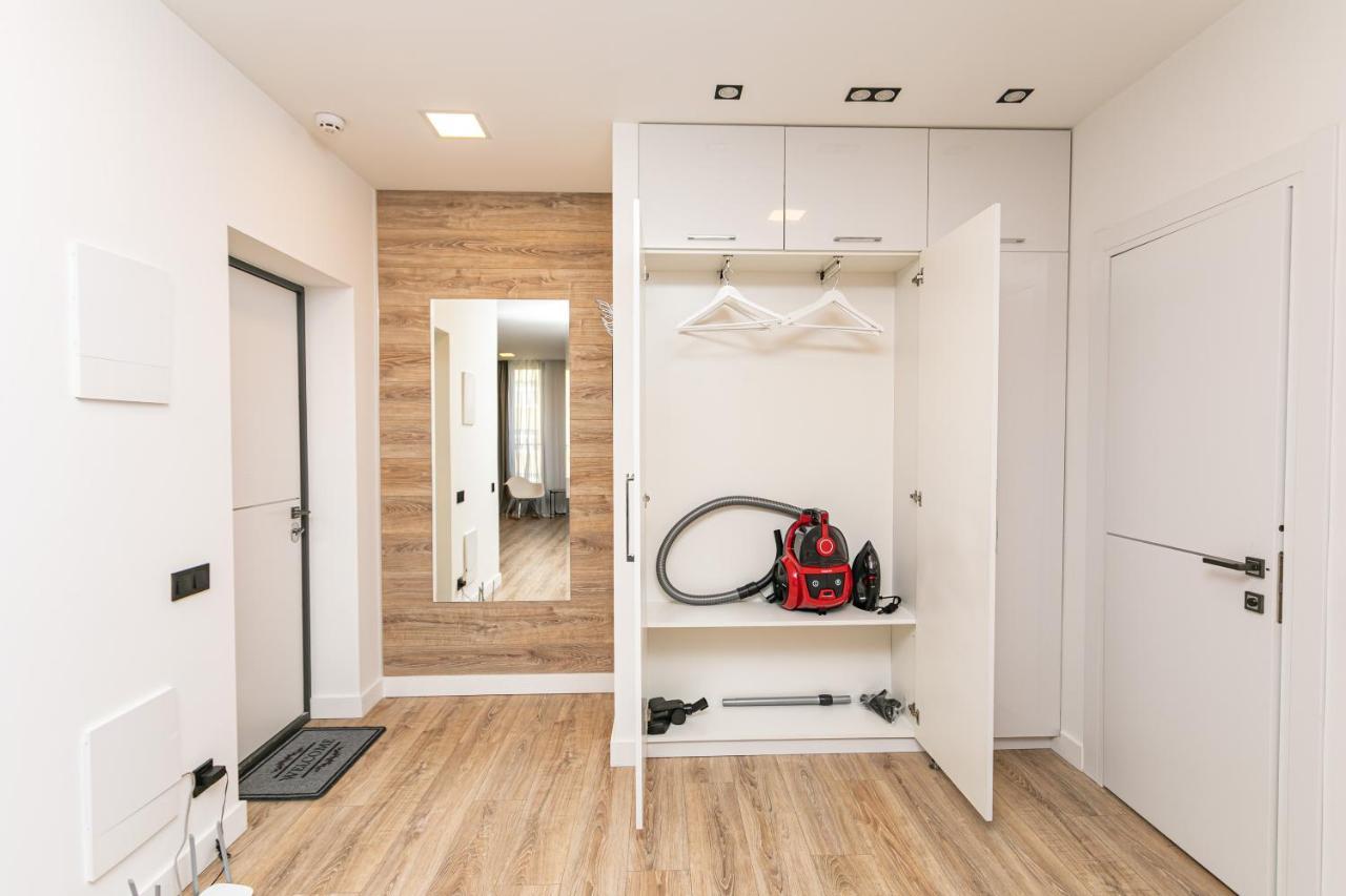 Petrovdom 190-199-216 In Spacious Apartments At Rc New York Concept House Kiev Exteriör bild