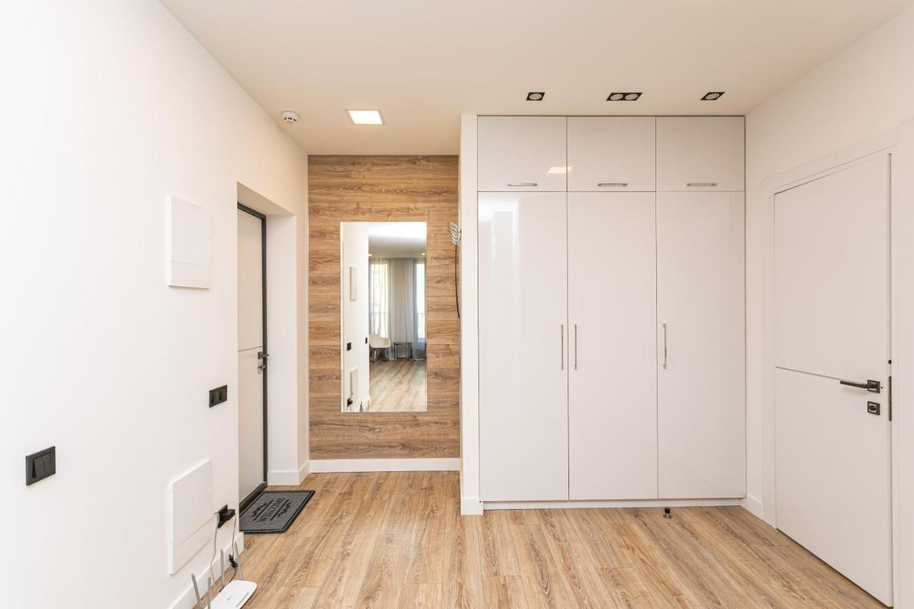 Petrovdom 190-199-216 In Spacious Apartments At Rc New York Concept House Kiev Exteriör bild