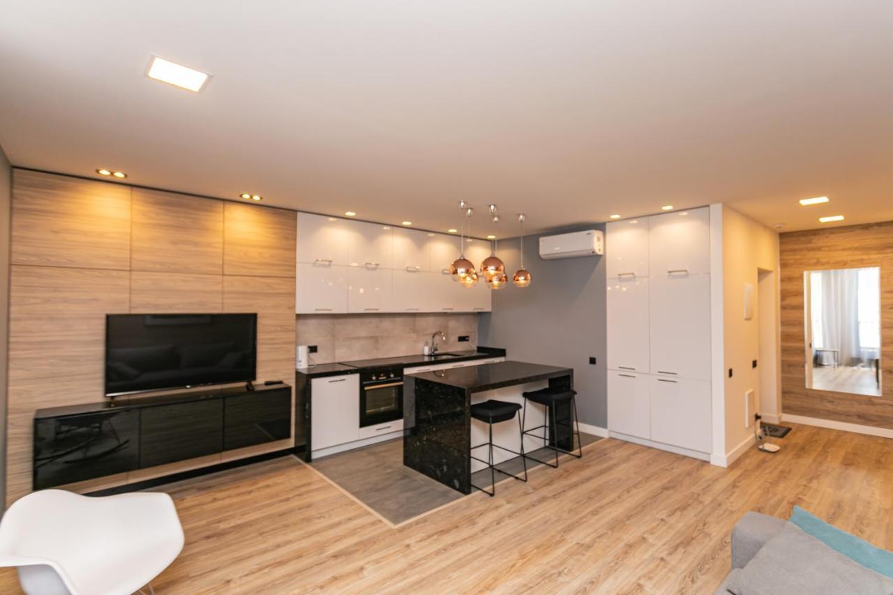 Petrovdom 190-199-216 In Spacious Apartments At Rc New York Concept House Kiev Exteriör bild