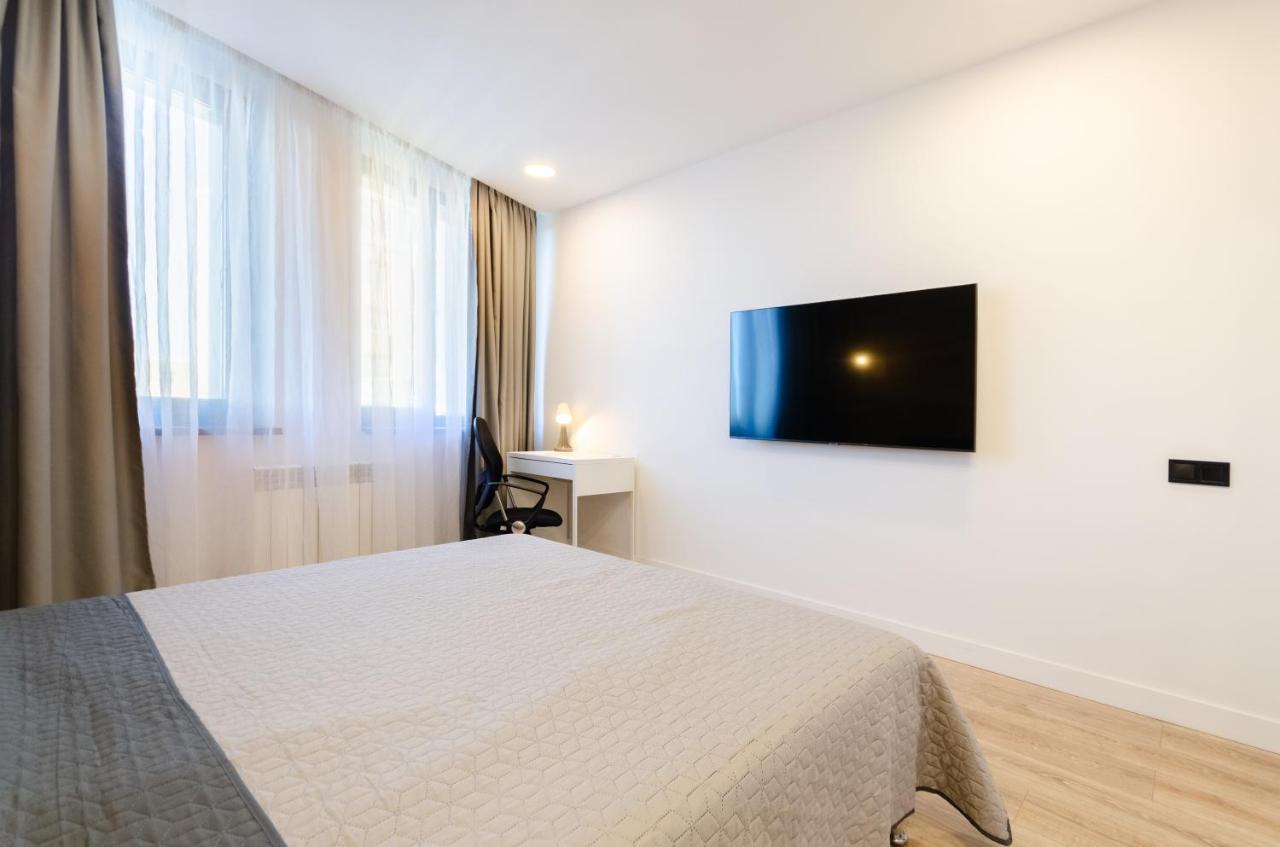 Petrovdom 190-199-216 In Spacious Apartments At Rc New York Concept House Kiev Exteriör bild