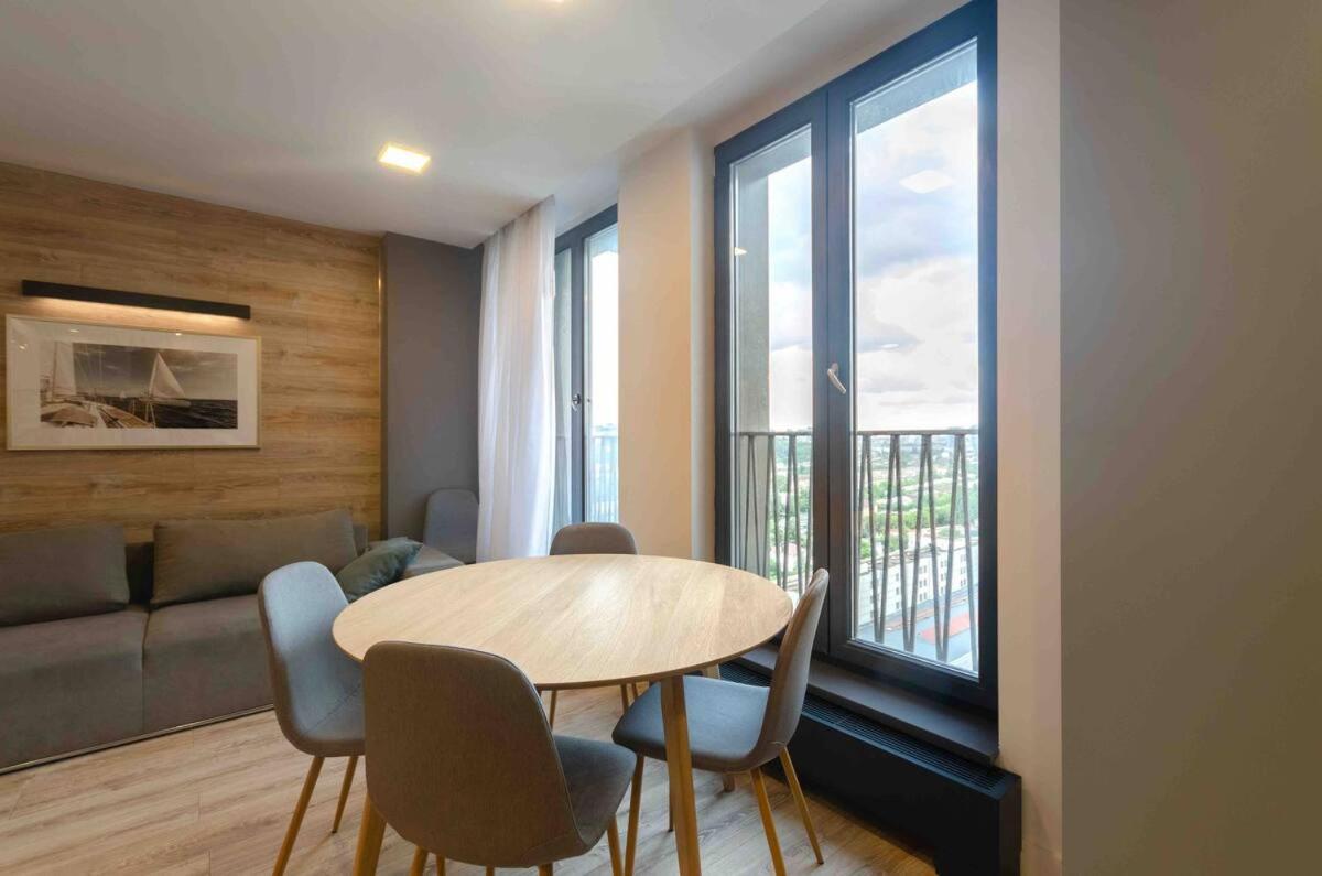 Petrovdom 190-199-216 In Spacious Apartments At Rc New York Concept House Kiev Exteriör bild